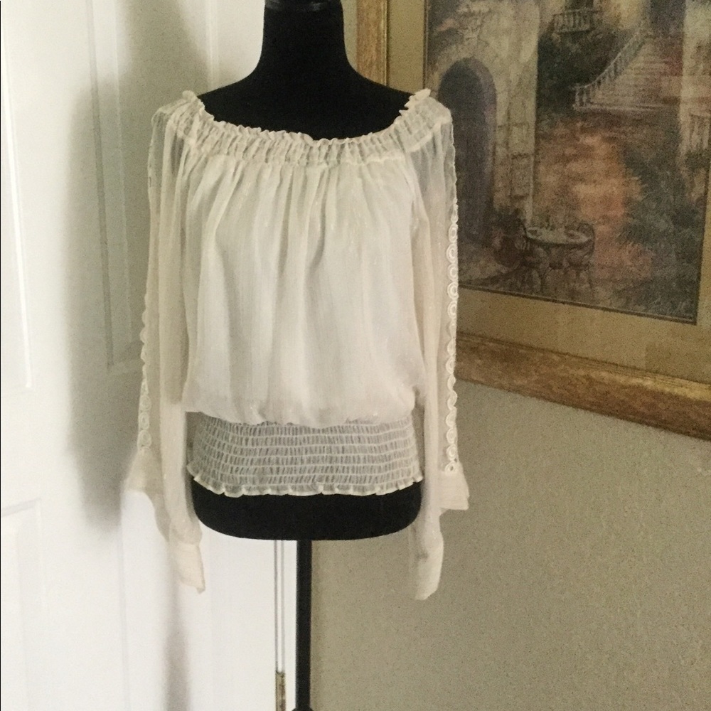 🦋XOXO ladies blouse 🦋🦋BOGO
